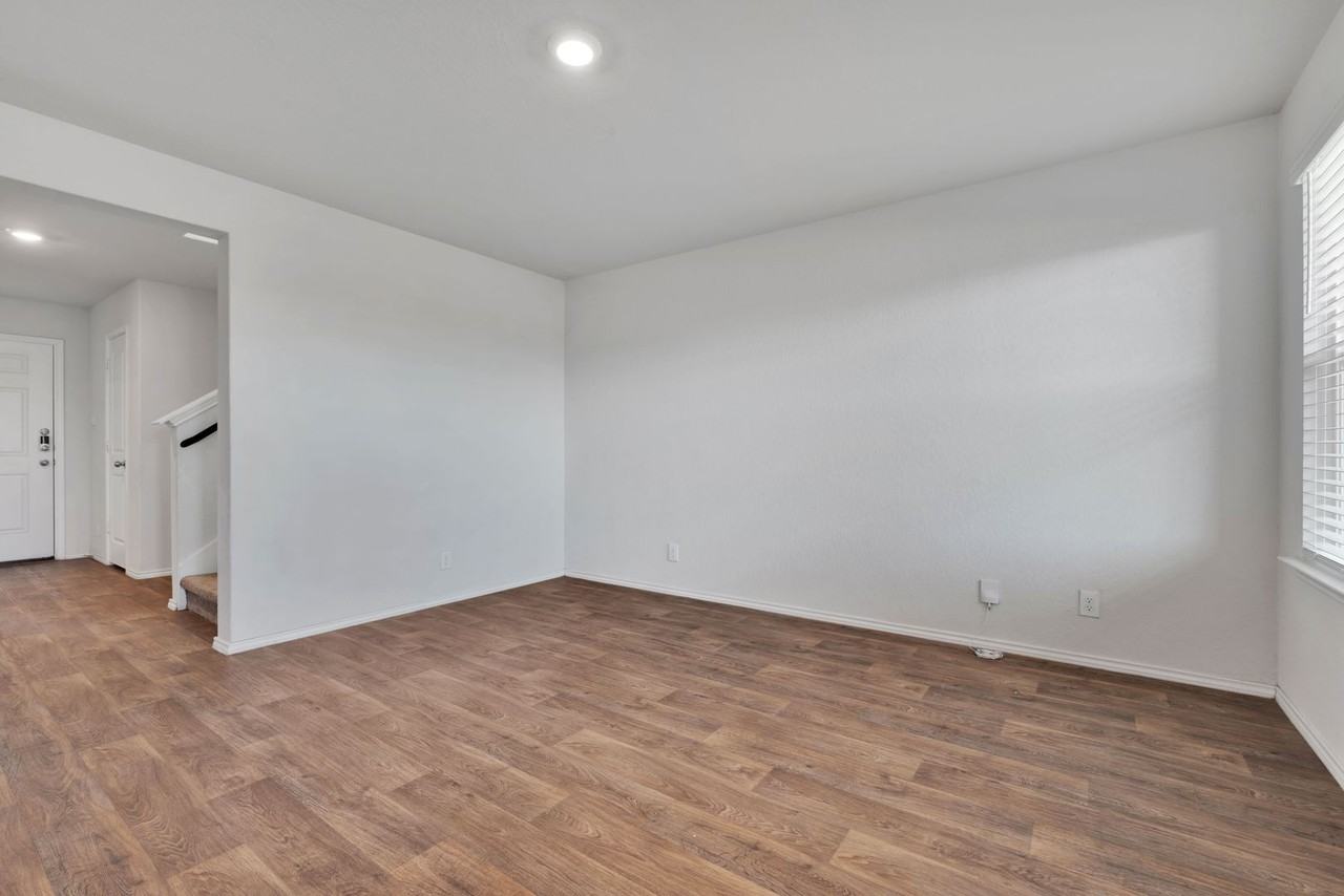 15668 Crimson Topaz - Photo 5 of 30