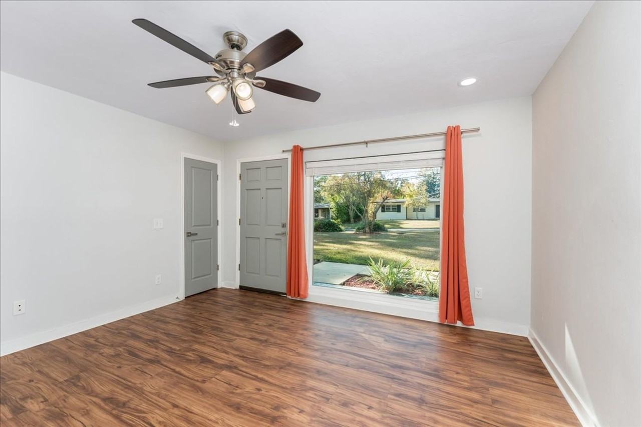 1707 Hall Dr - Photo 5 of 49