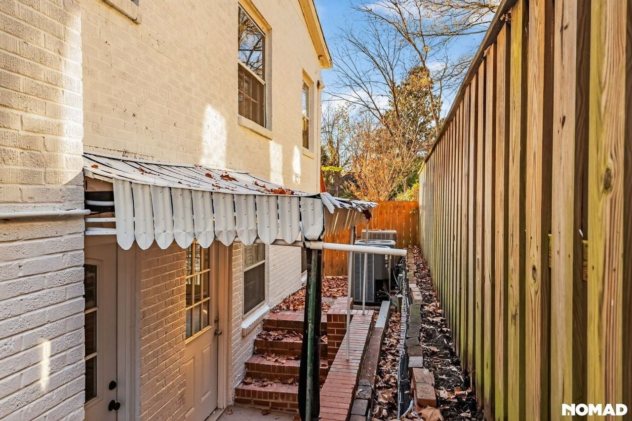 821 Onslow St - Photo 3 of 31