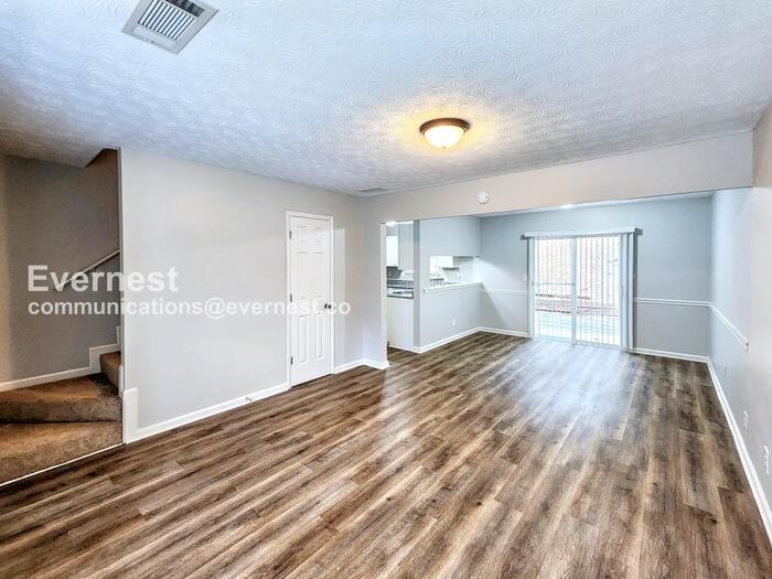 2800 Pebblebrook Ct - Photo 6 of 21