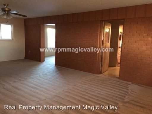 961 W Main St - Photo 2 of 19