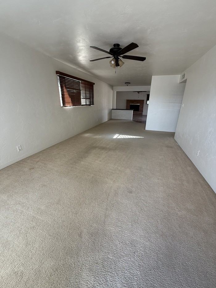 418 S Jerrie Ave - Photo 3 of 19