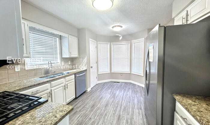 460 Ward Road - Photo 4 of 31