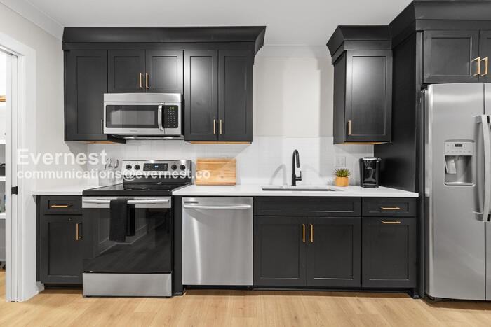 110 Duke St #7 - Photo 2 of 16