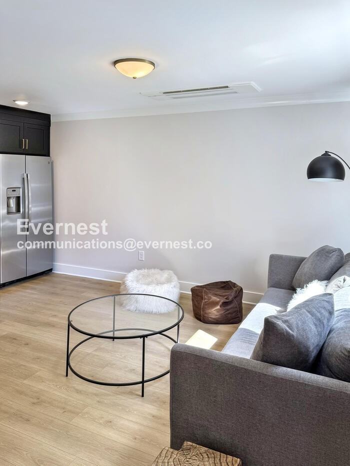 110 Duke St #7 - Photo 4 of 16