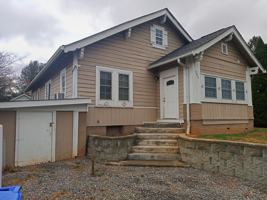 featured image of 221 Summit Street