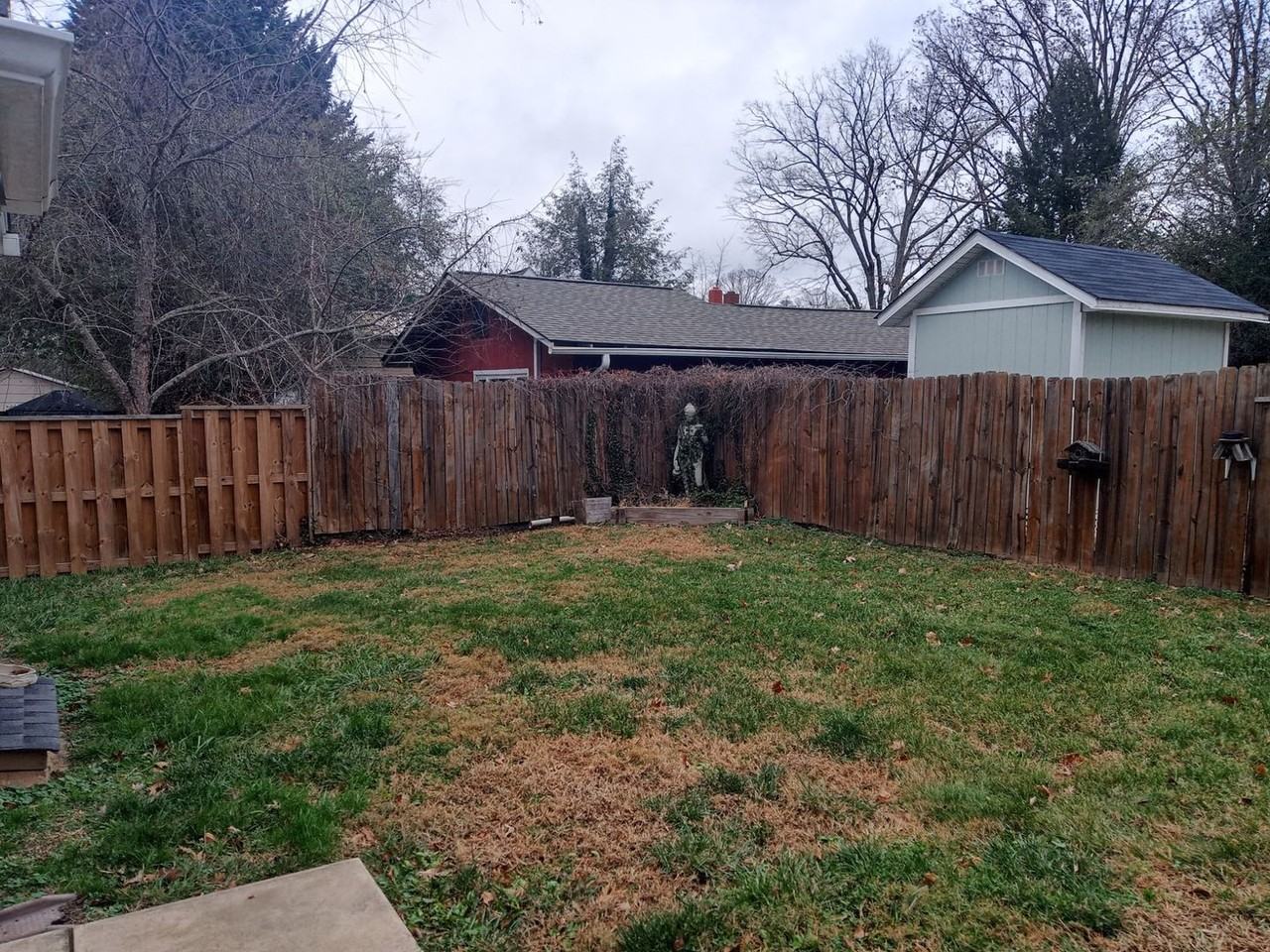 221 Summit St - Photo 5 of 18