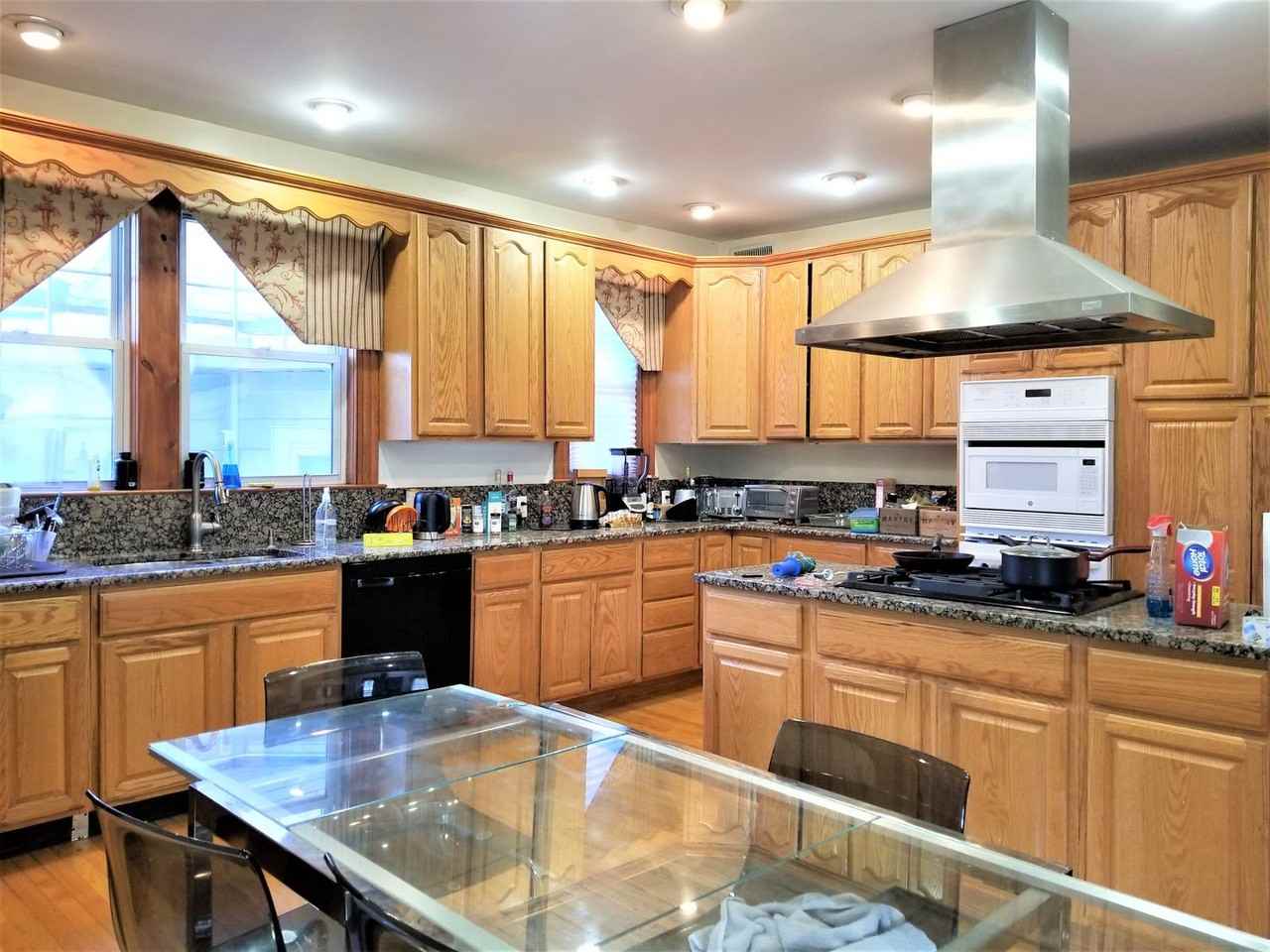 48 Babcock St - Photo 3 of 16