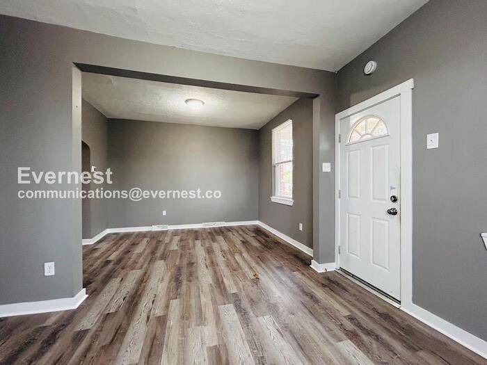 763 Shaw Ave - Photo 6 of 27