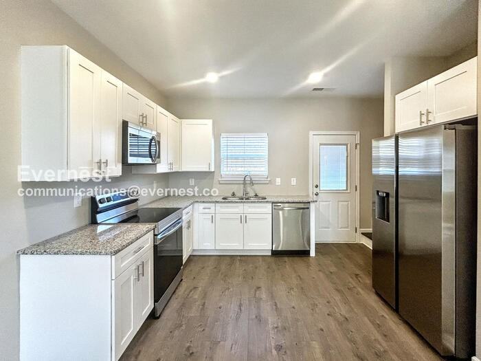 223 Tara Ct - Photo 2 of 15