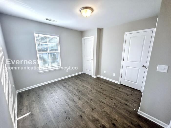 223 Tara Ct - Photo 5 of 15