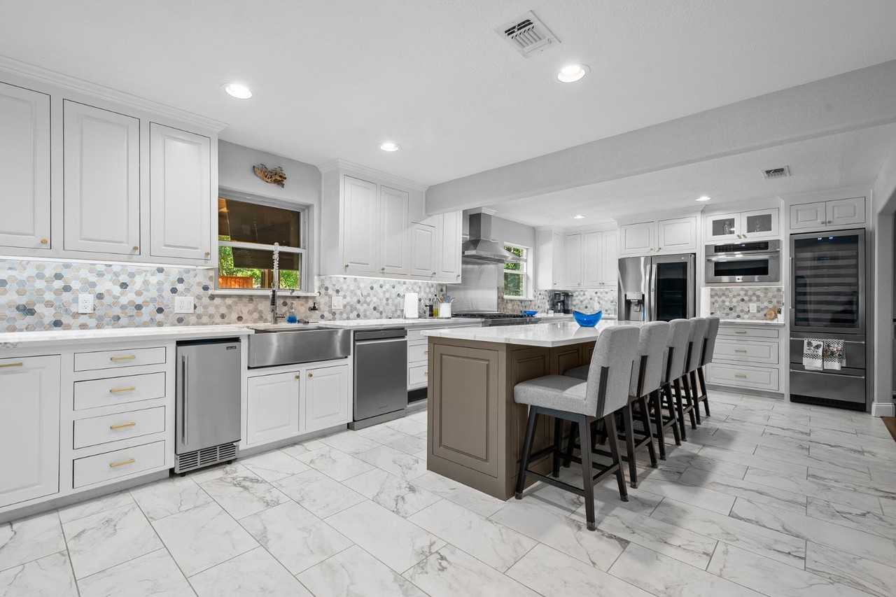 3621 Welwyn Way Drive - Photo 3 of 11