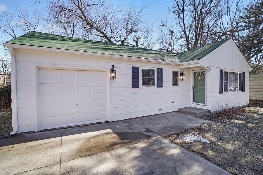 2412 Southwest Mission Avenue - Photo 6 of 20