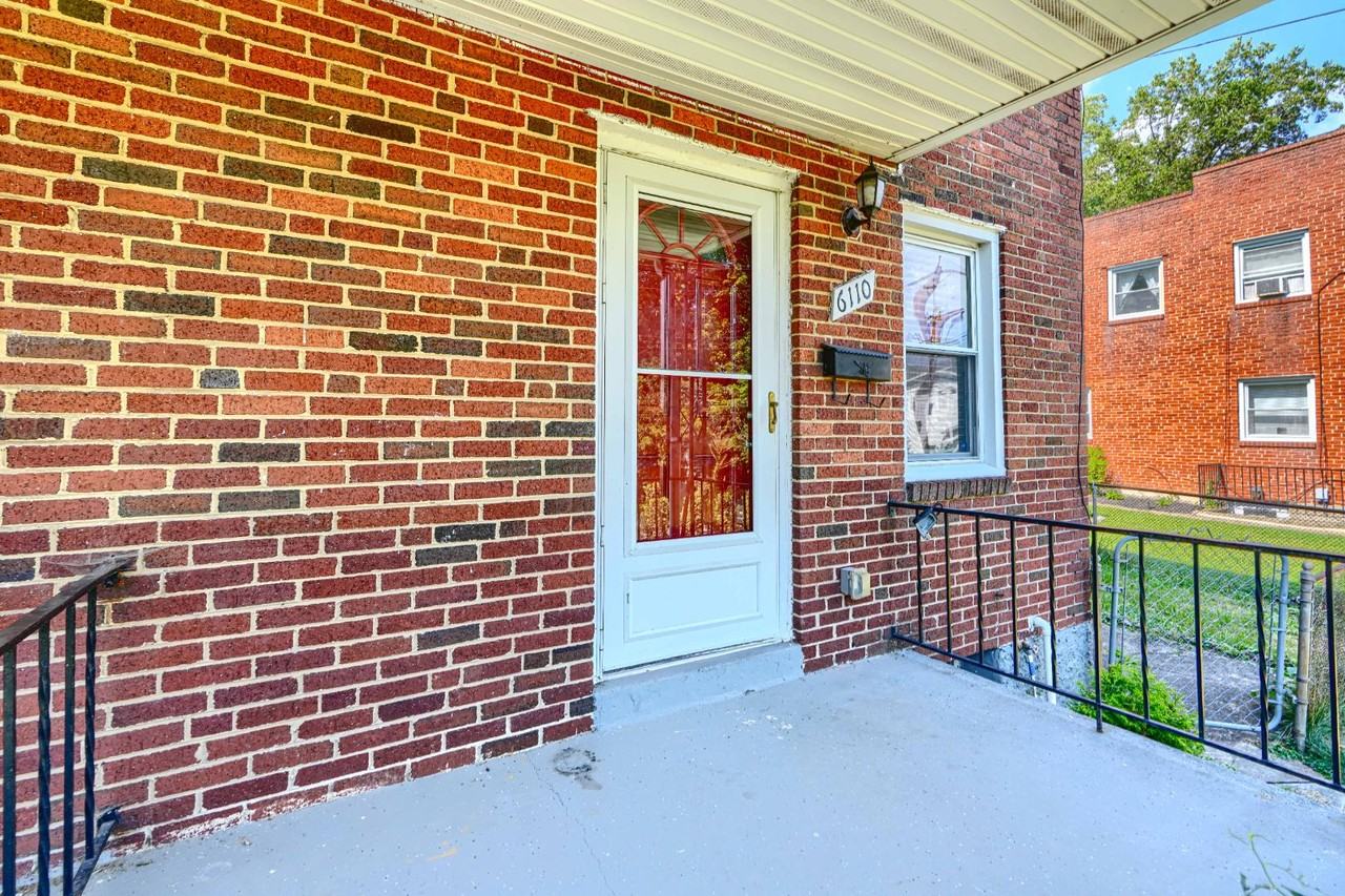 6110 Everall Avenue - Photo 5 of 15