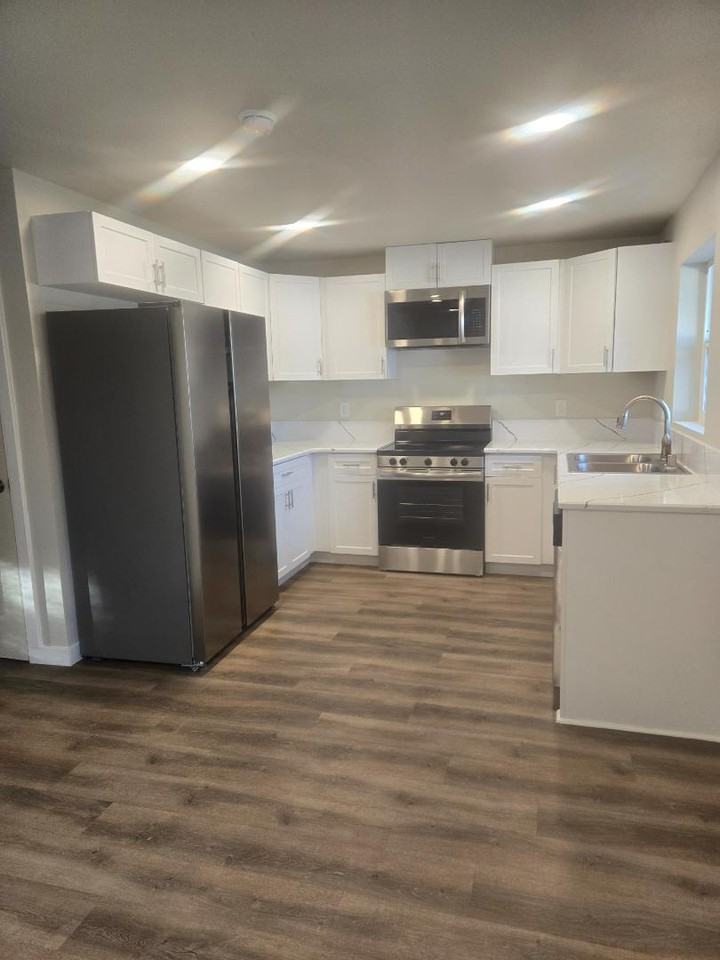 bush street - Photo 2 of 9