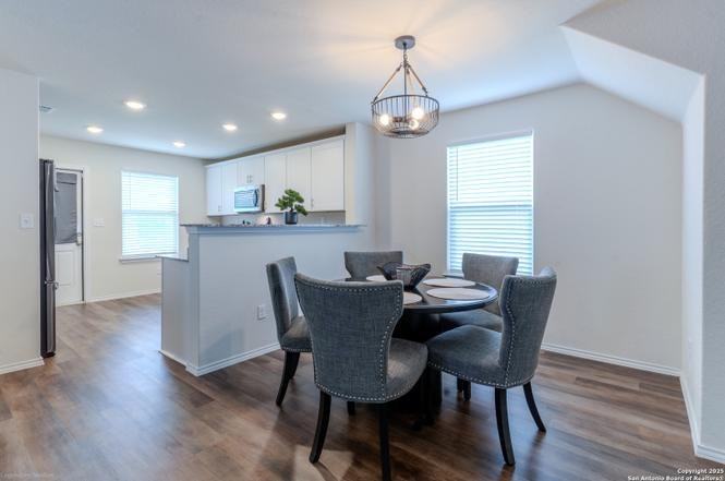 5802 Rolling Gln - Photo 7 of 10