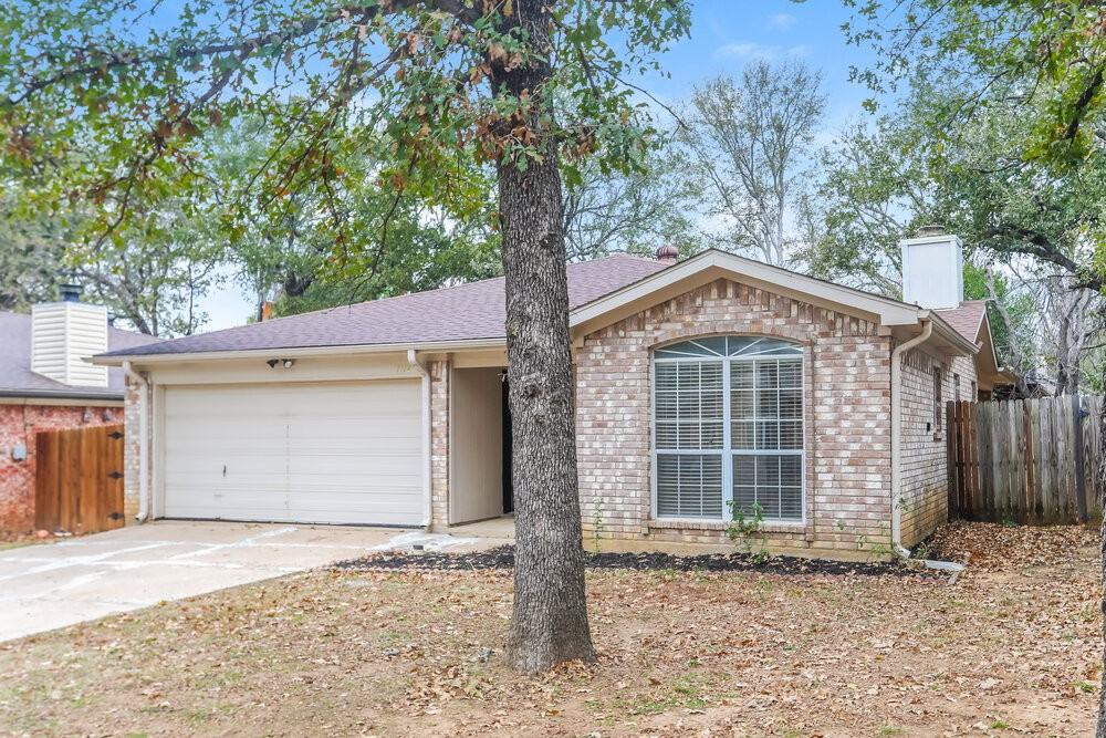 1114 Hidden Creek Dr - Photo 3 of 16