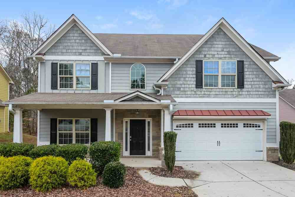 930 Walking Stick Trl