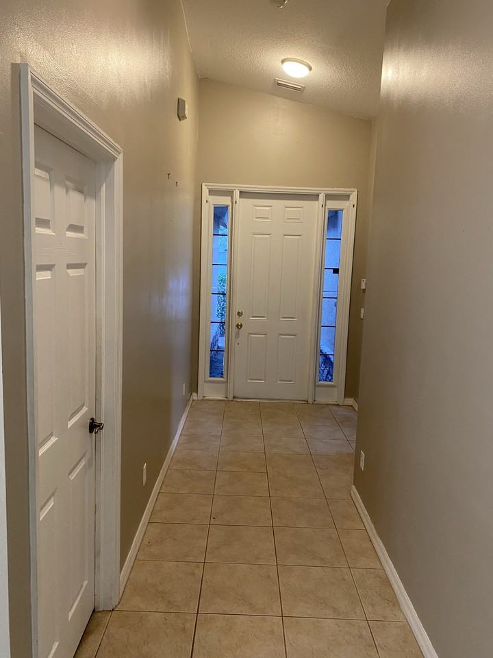 375 Lexington Ave Sw #NA - Photo 3 of 29