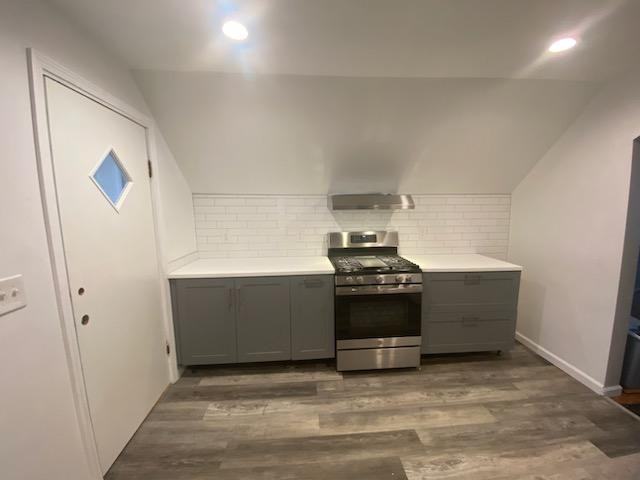 3102 Holbrook St #2UPSTAIRS - Photo 3 of 17