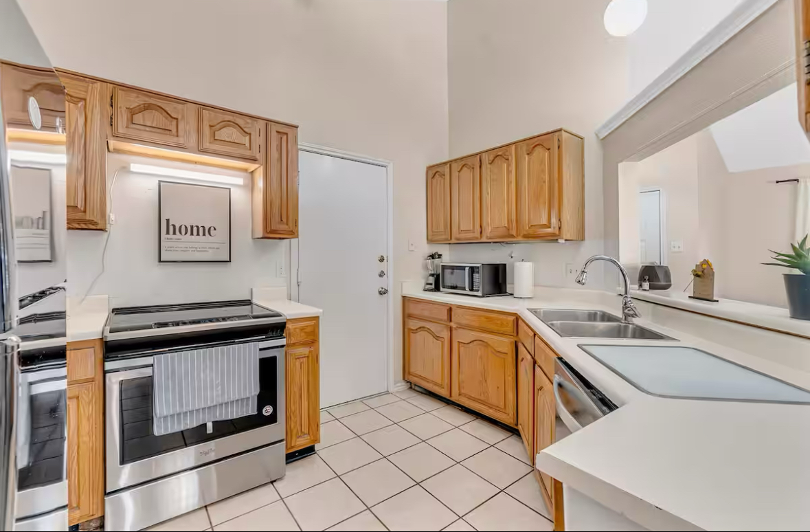 9606 Wildwood Rdg - Photo 4 of 8