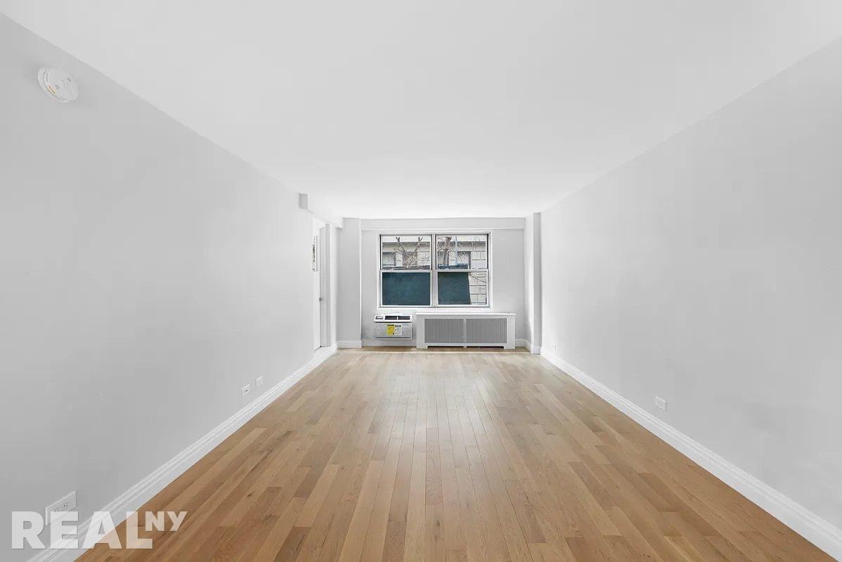 West 89th Street #002T - Photo 2 of 5