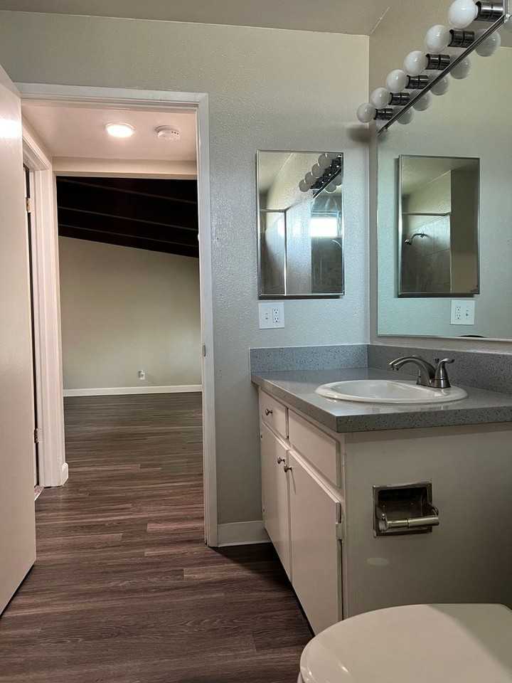 Joshua Tree Apartments - Photo 6 of 50