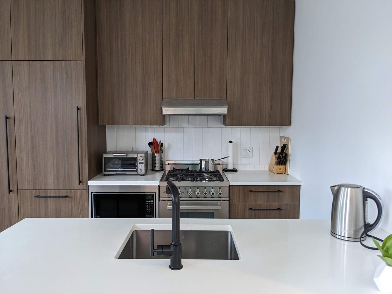 288 West King Edward Avenue #103 - Photo 3 of 10