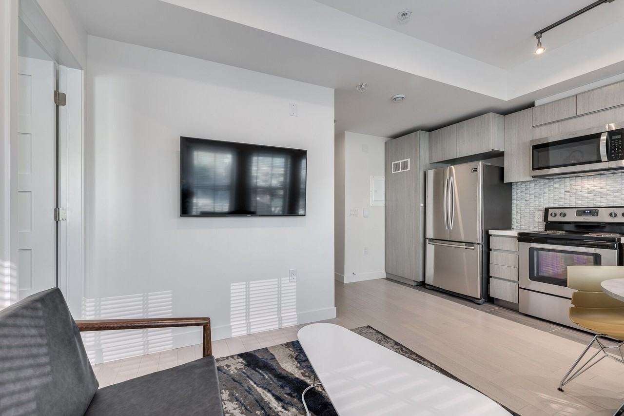 1431 Haro Street #102 - Photo 5 of 23