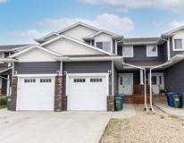 Amazing Price!! Townhouse Located in Sunnybrook!! - Photo 1 of 1