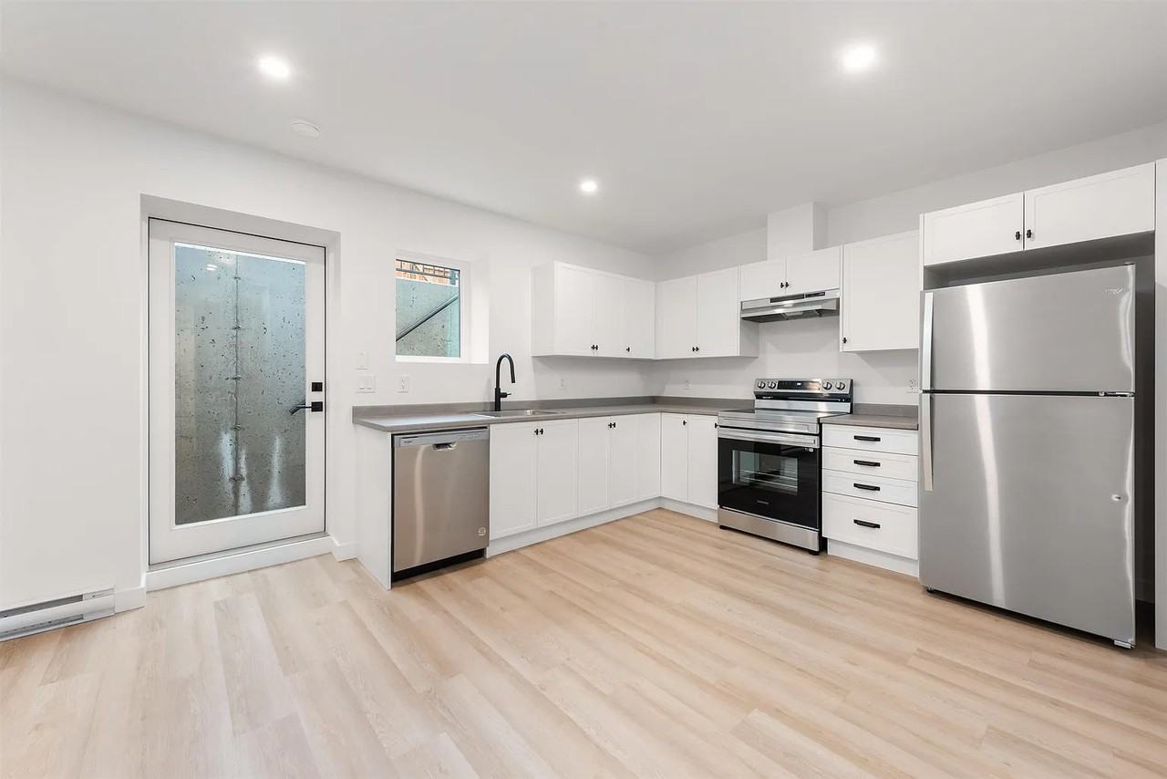 19651 75 Avenue bsmt - Photo 2 of 9