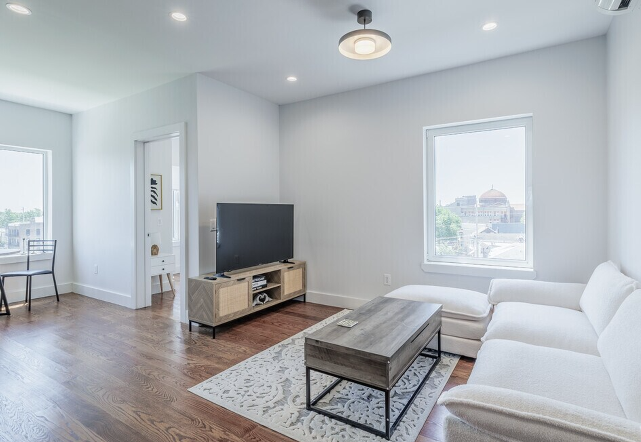 Century Tuer: Unveiling Our Exclusive Boutique Residences - Photo 2 of 36