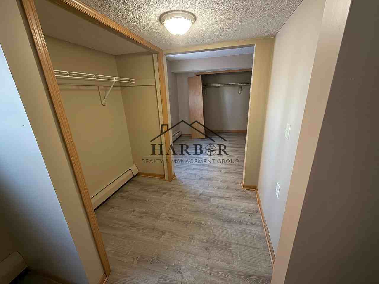 202 11th Avenue Northwest - Photo 3 of 10