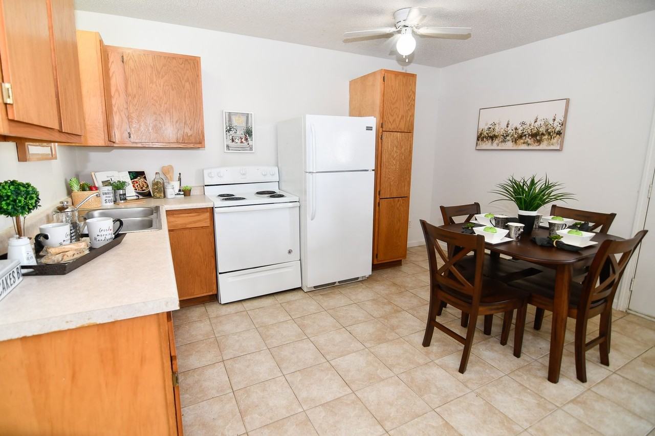 405 Plaza Heights Rd - Photo 6 of 26