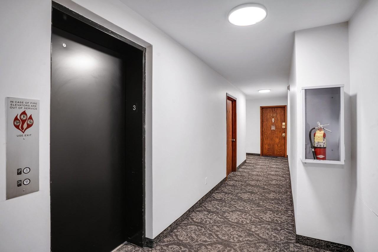 2001 Bryant Ave S - Photo 4 of 19