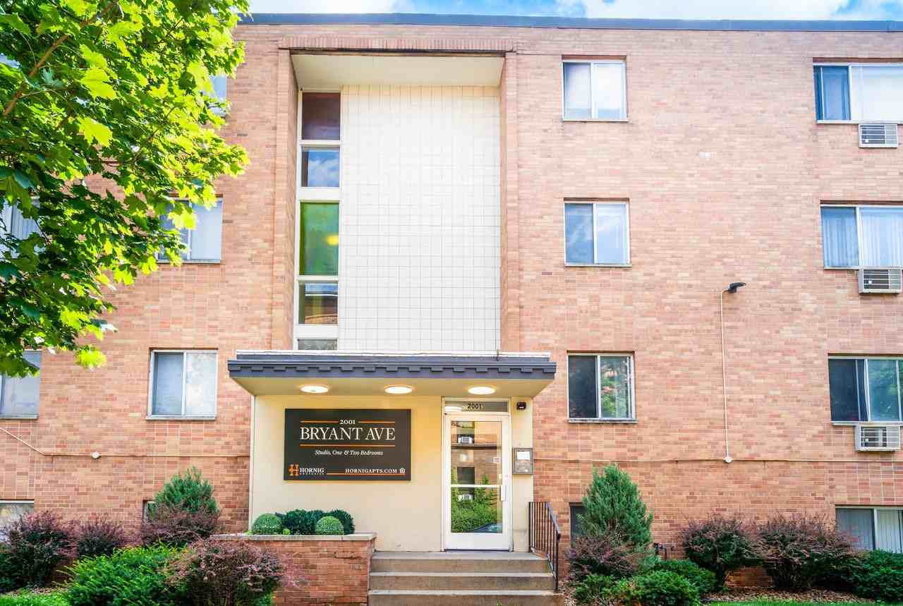 2001 Bryant Ave S - Photo 5 of 19