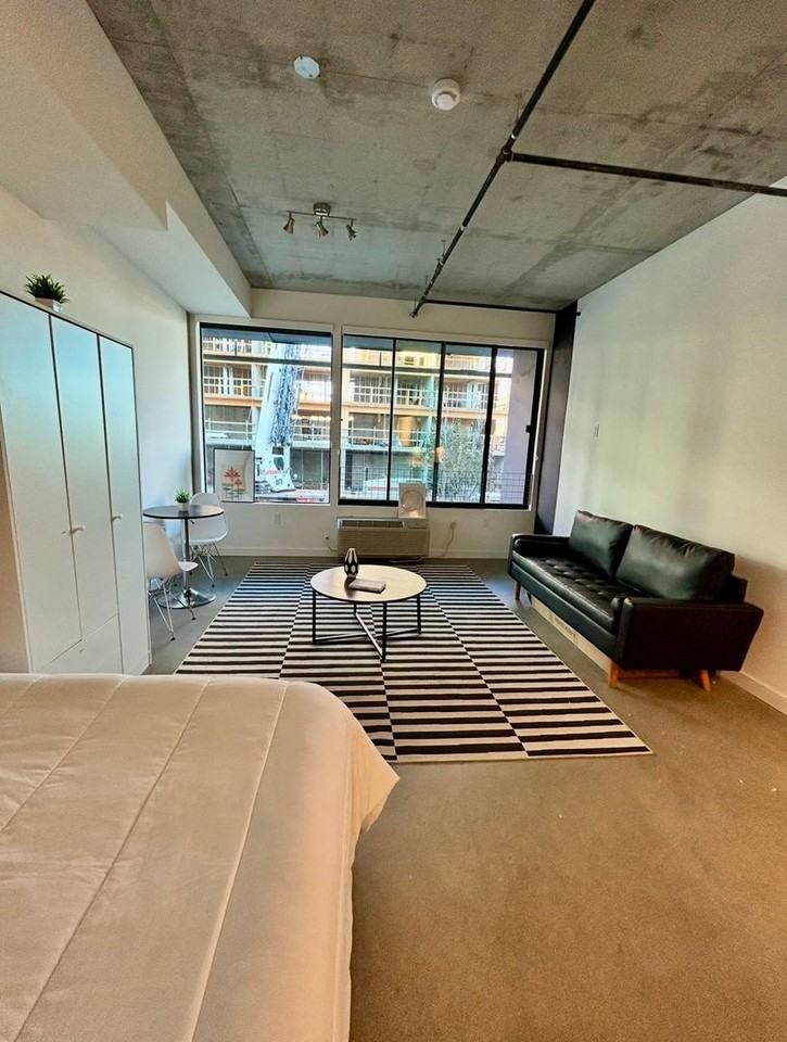 Harvey Hillcrest - Photo 7 of 50