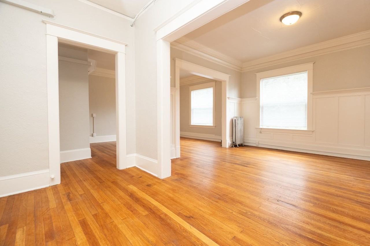 833 NE Schuyler St. - Photo 7 of 25
