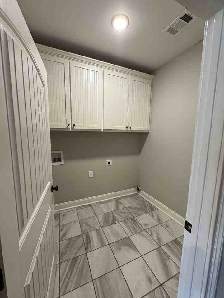 1102 Runningvine Ln - Photo 4 of 15