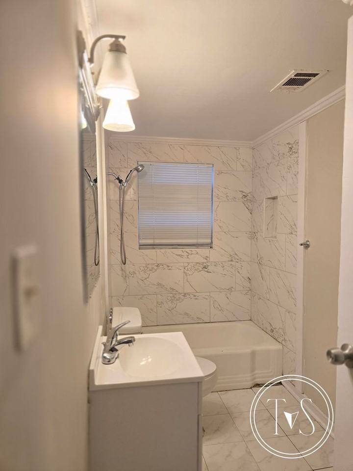 39 Lissner Ave - Photo 7 of 18