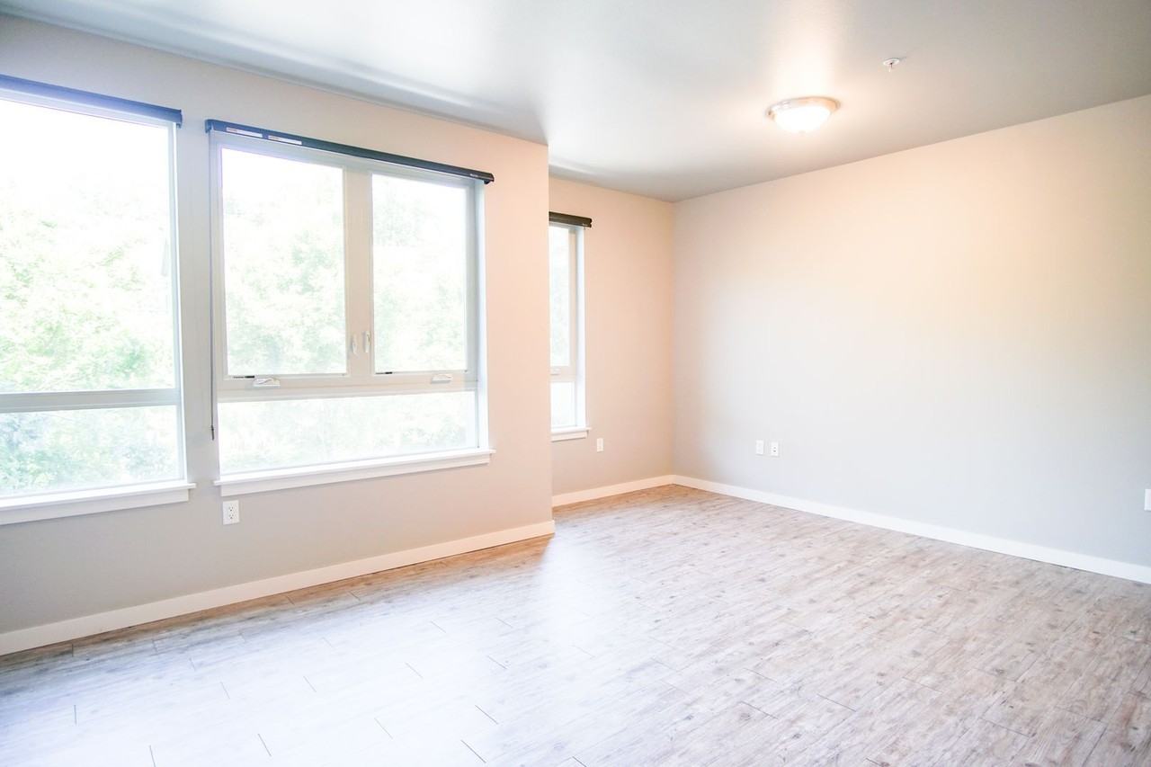 411 Southeast 14th Avenue #202 - Photo 3 of 14