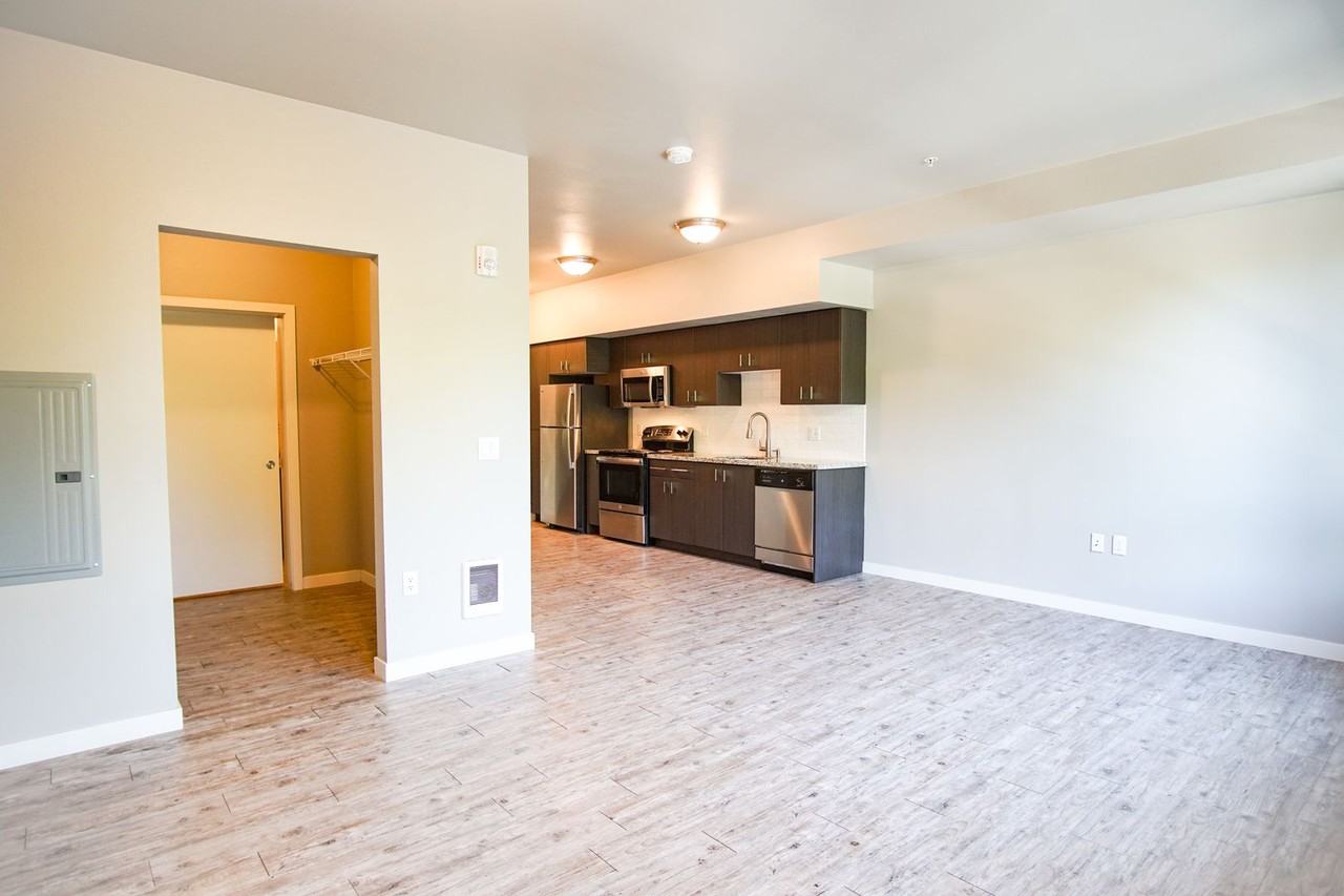 411 Southeast 14th Avenue #202 - Photo 5 of 14