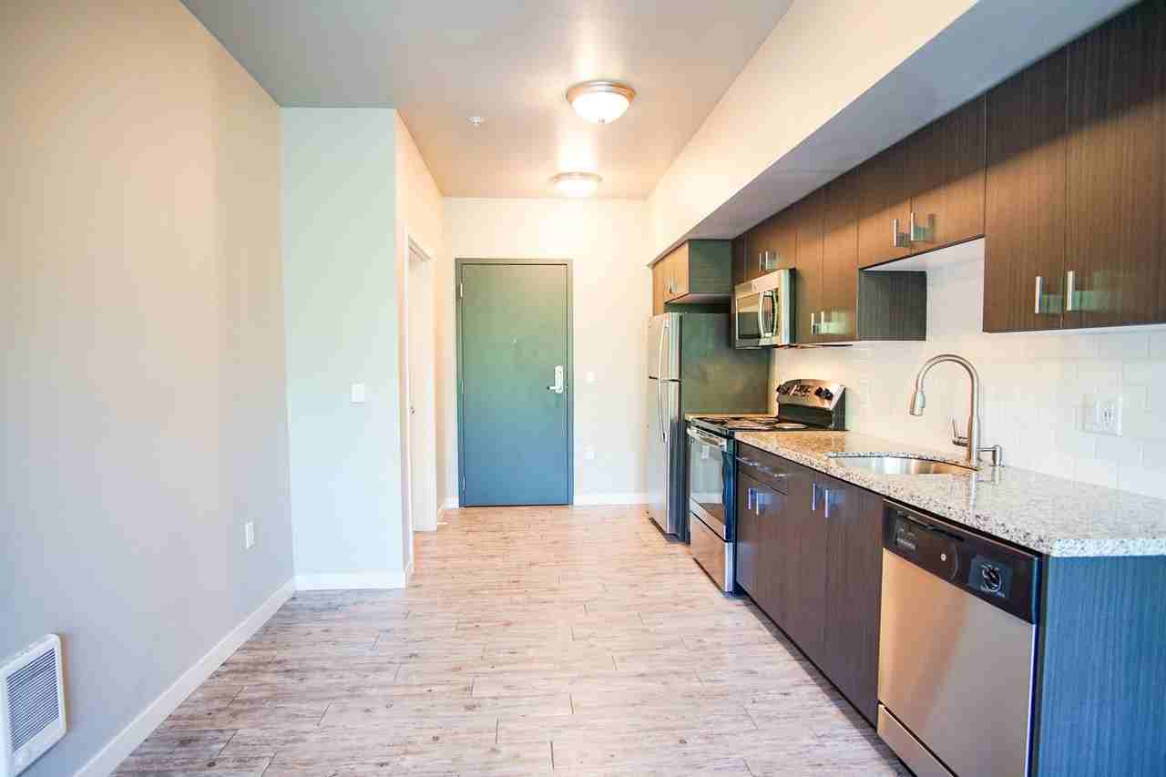 411 Southeast 14th Avenue #202 - Photo 6 of 14