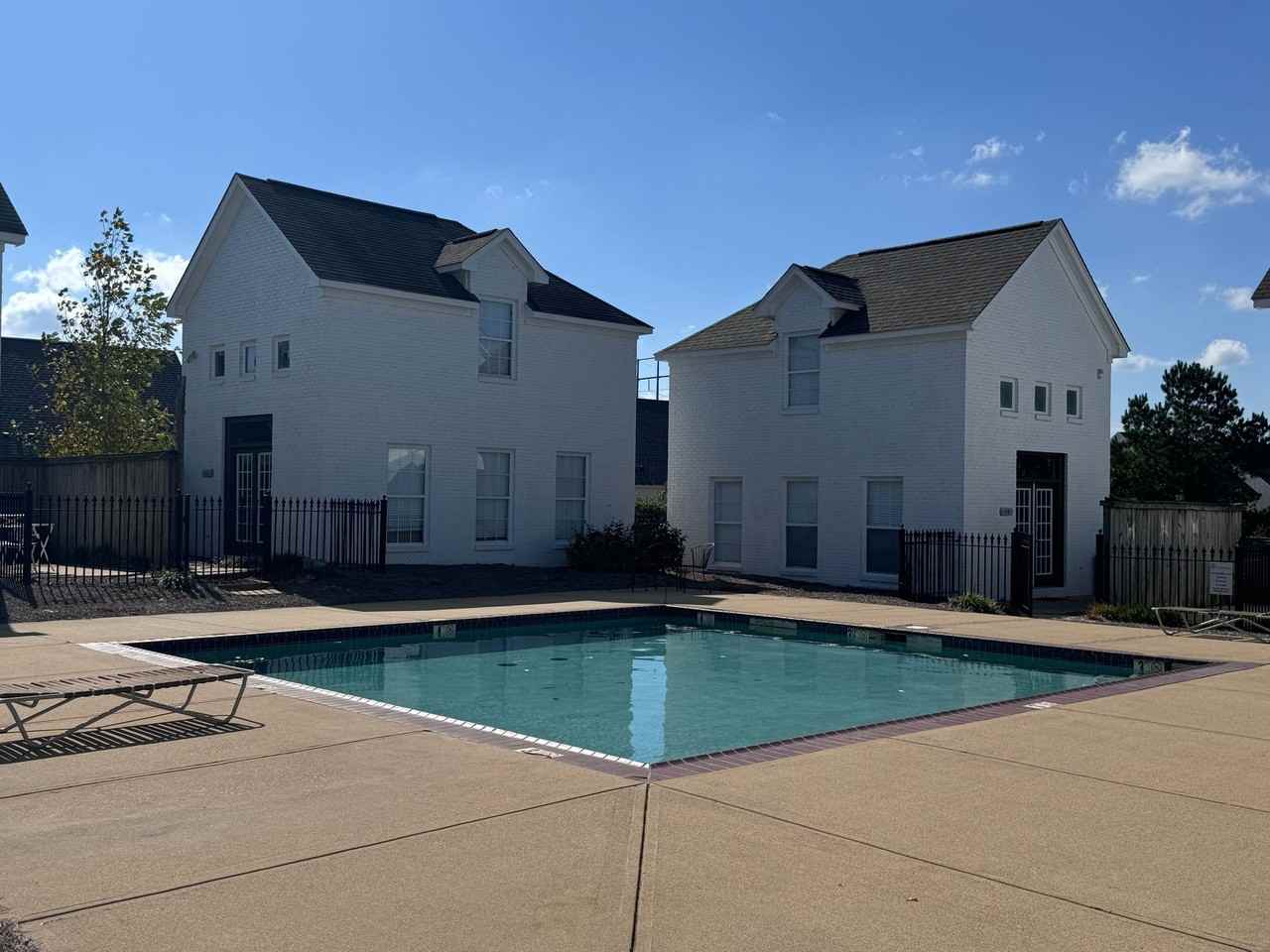 Mondrian Place - Photo 5 of 43