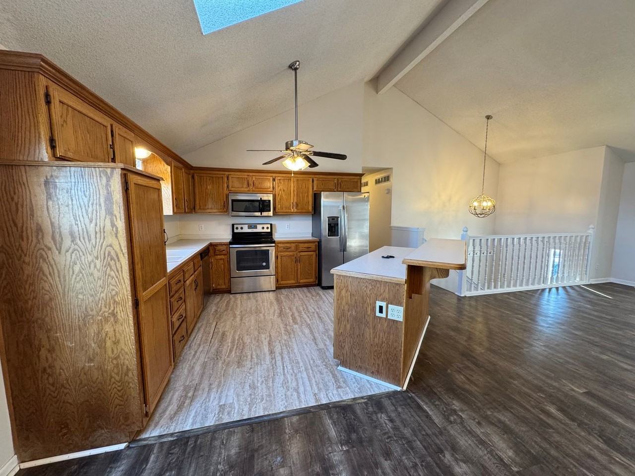 711 Hallbrooke Dr - Photo 6 of 14