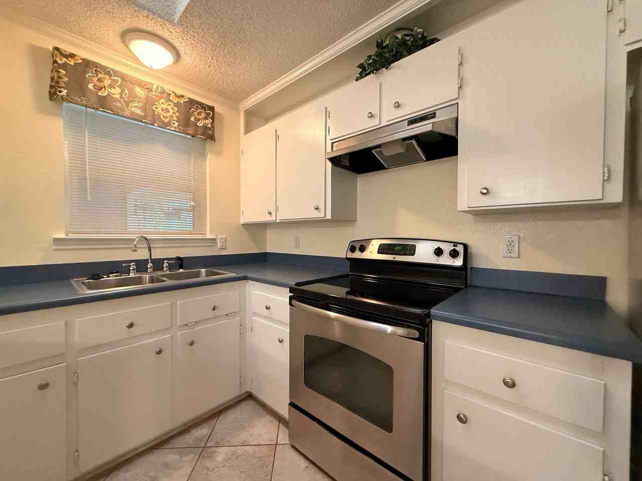 605 East Jasper Drive - Photo 4 of 22