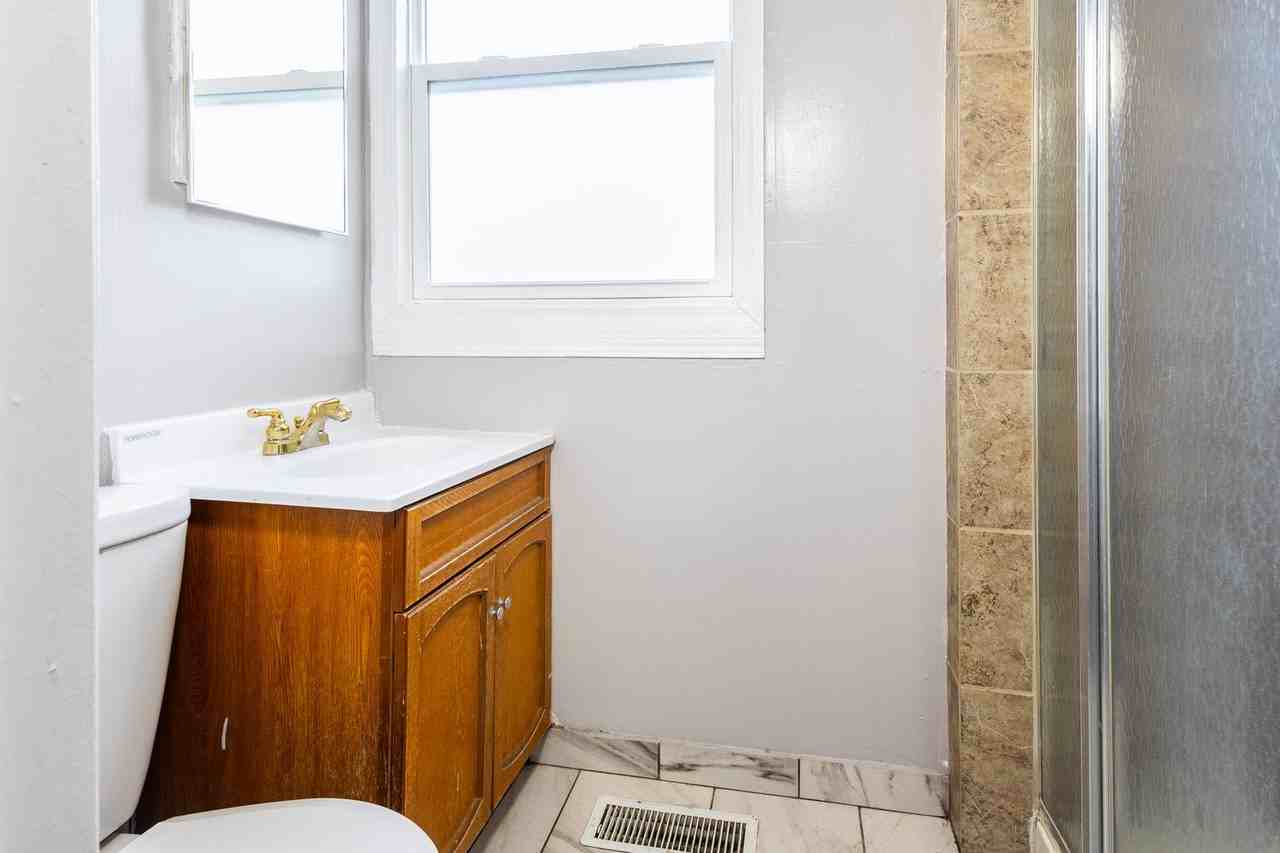 814 S 27th Street - Photo 3 of 25