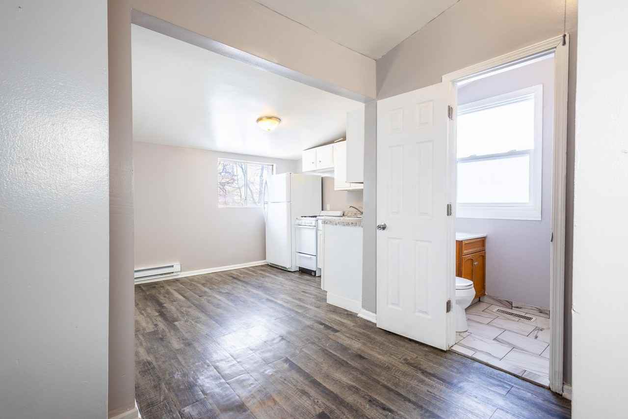 814 S 27th Street - Photo 4 of 25