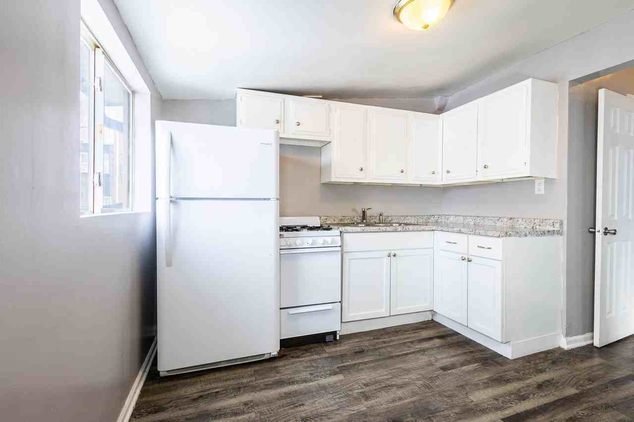 814 S 27th Street - Photo 5 of 25