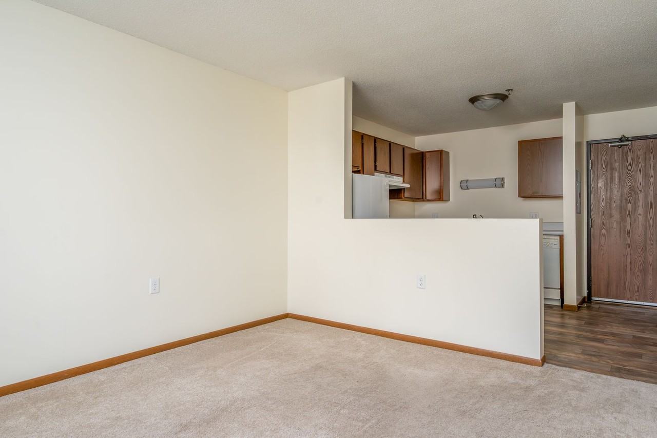 CR Flats - Photo 4 of 7